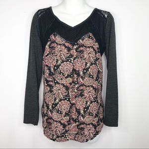 Taylor & Sage grey paisley top with black lace